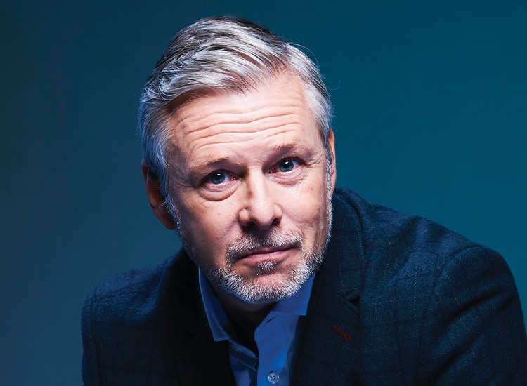 Focus on a security professional    Philip Grindell  MSc CSyP CEO & Founder, Defuse